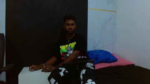 Snapshot of noahsmith26 chatting on 01-06-26, 12:20 online show from 01-06-26, 12:20