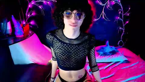 Noah Xtar online show from 09-20-25, 01:28