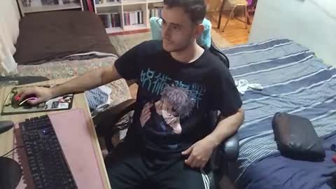Noeliswaifu online show from 07-18-26, 12:04