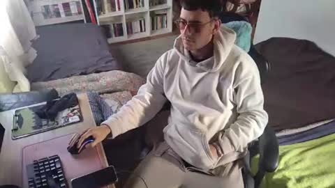 Noeliswaifu online show from 07-21-26, 02:30
