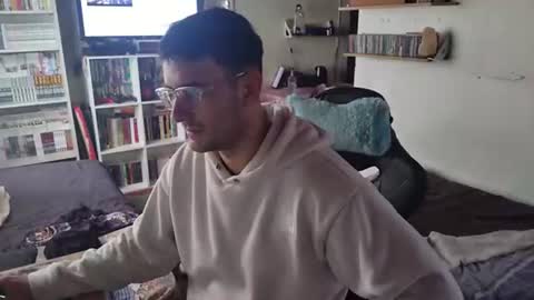 Noeliswaifu online show from 07-23-26, 06:50