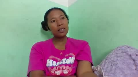 Snapshot of noellah chatting on 05-08-26, 06:08 noellah online show from 05-08-26, 06:08