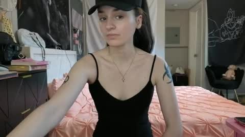 Snapshot of noelle1229 chatting on 06-26-26, 05:06 Noelle online show from 06-26-26, 05:06