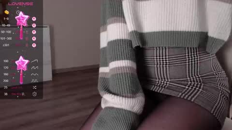 noelleneptune online show from 10-16-25, 04:57