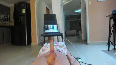  In instagram dayhannanoemi online show from 11-11-25, 11:27