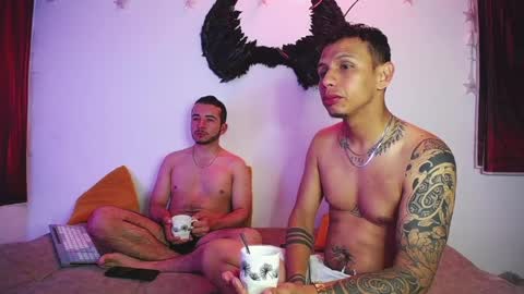 noha_and_iam1 online show from 04-12-26, 11:26