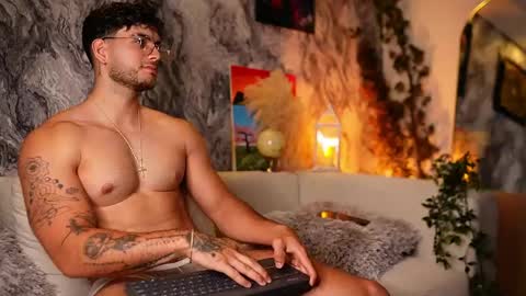 Snapshot of noha_miler chatting on 05-16-26, 07:34 kevin online show from 05-16-26, 07:34