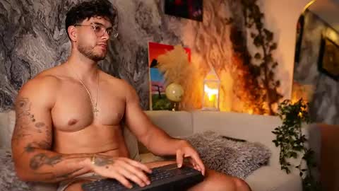 Snapshot of noha_miler chatting on 05-16-26, 07:45 kevin online show from 05-16-26, 07:45