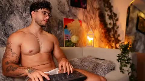 Snapshot of noha_miler chatting on 05-16-26, 07:56 kevin online show from 05-16-26, 07:56