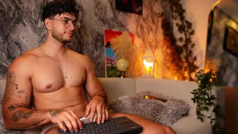 Snapshot of noha_miler chatting on 05-16-26, 08:07 kevin online show from 05-16-26, 08:07
