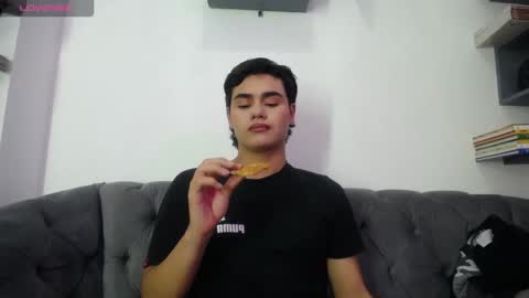 Snapshot of noha_roux chatting on 05-26-26, 12:34 noha online show from 05-26-26, 12:34
