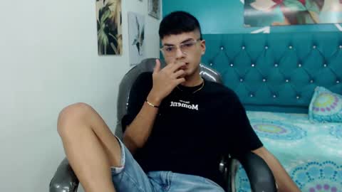 Snapshot of noha_scott chatting on 02-14-25, 11:09 Noha Scott online show from 02-14-25, 11:09