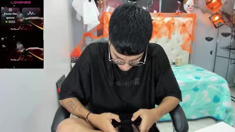 Snapshot of noha_scott chatting on 10-22-25, 11:37 Noha Scott online show from 10-22-25, 11:37