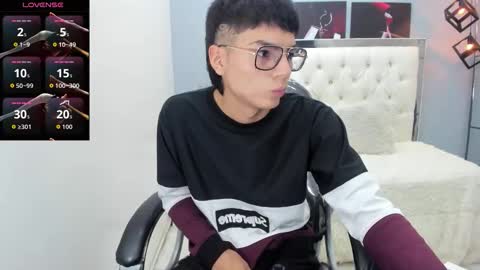 Snapshot of noha_scott chatting on 11-27-25, 10:56 Noha Scott online show from 11-27-25, 10:56