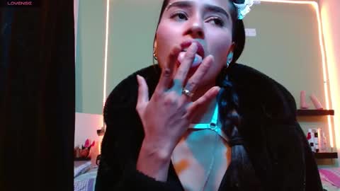 Noha Thomson online show from 02-14-25, 10:04