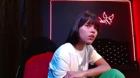 Noha Thomson online show from 11-18-25, 04:39