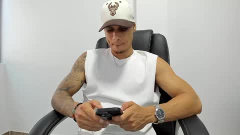 Snapshot of nohanhunter chatting on 05-22-26, 03:28 nohanhunter online show from 05-22-26, 03:28