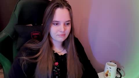 noir_ember_ online show from 11-27-25, 06:37