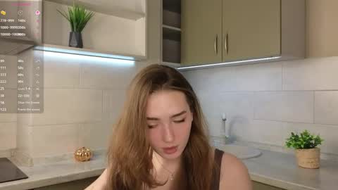 Snapshot of noirastrya chatting on 03-30-26, 06:03 Sophie online show from 03-30-26, 06:03