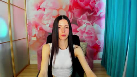 NoirDiva online show from 05-05-26, 06:21