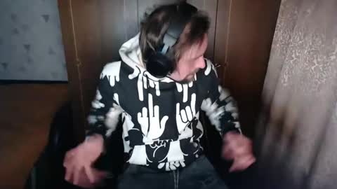 Snapshot of noise_zero chatting on 11-14-25, 11:02 Noise Zero online show from 11-14-25, 11:02