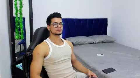 Im Nolan  online show from 11-21-25, 01:54