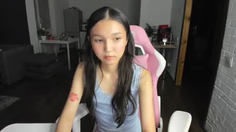 Snapshot of nomibean chatting on 09-30-25, 04:34 nomi online show from 09-30-25, 04:34