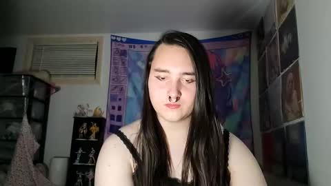 Snapshot of nonbinarybeauty20 chatting on 02-07-25, 01:22 nonbinarybeauty20 online show from 02-07-25, 01:22