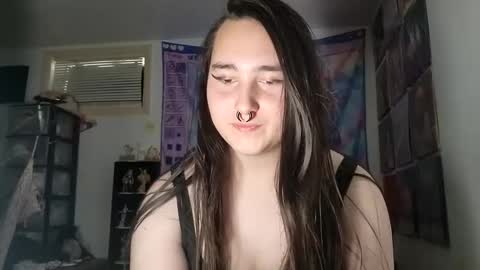 Snapshot of nonbinarybeauty20 chatting on 02-23-25, 08:11 nonbinarybeauty20 online show from 02-23-25, 08:11