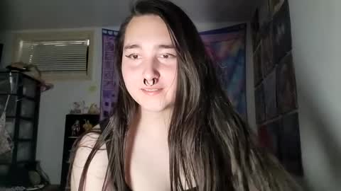 Snapshot of nonbinarybeauty20 chatting on 02-25-25, 07:58 nonbinarybeauty20 online show from 02-25-25, 07:58