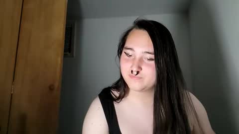 Snapshot of nonbinarybeauty20 chatting on 10-15-25, 04:01 nonbinarybeauty20 online show from 10-15-25, 04:01