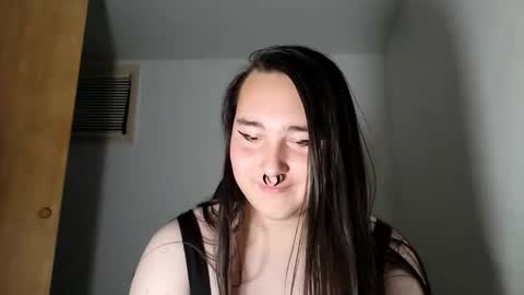 Snapshot of nonbinarybeauty20 chatting on 10-27-25, 03:43 nonbinarybeauty20 online show from 10-27-25, 03:43