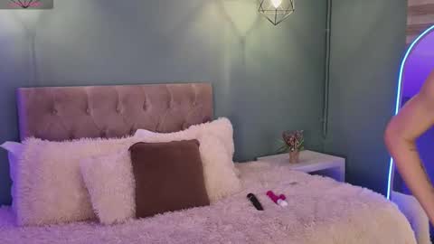 Nora online show from 03-18-26, 08:23