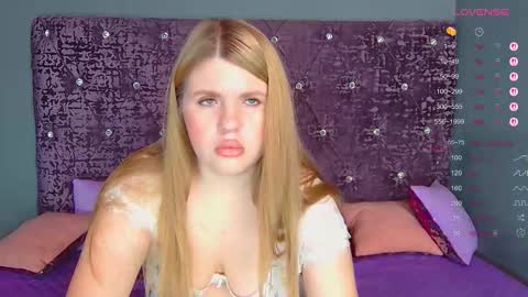 Nora online show from 11-22-25, 01:15