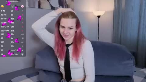 Snapshot of noradunn chatting on 10-15-25, 10:15 Elina online show from 10-15-25, 10:15