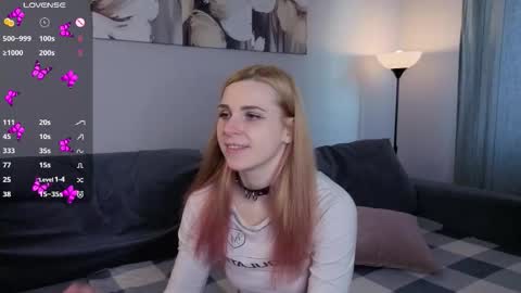 Snapshot of noradunn chatting on 10-18-25, 10:27 Elina online show from 10-18-25, 10:27