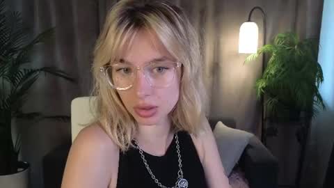 Nora online show from 07-10-26, 07:45