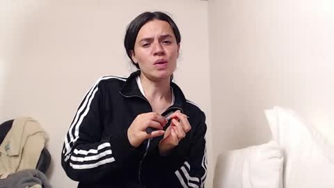 noreen_ online show from 04-05-26, 11:02