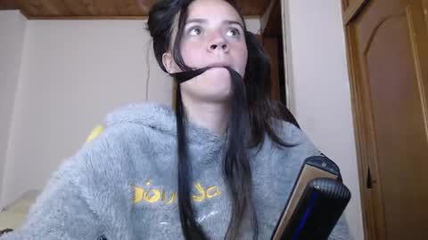 noreen_ online show from 05-17-26, 11:34