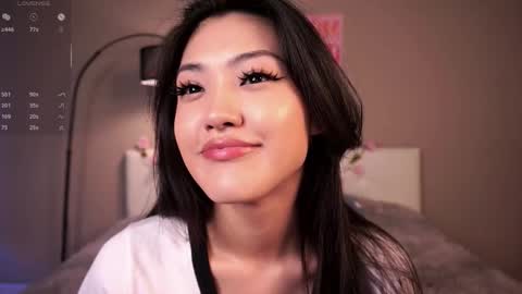 Snapshot of noreenbeckey chatting on 10-17-25, 07:44 Nore online show from 10-17-25, 07:44