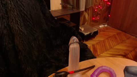 Snapshot of norma_gin chatting on 12-17-24, 08:32 miss Tress online show from 12-17-24, 08:32