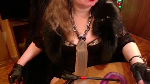 Snapshot of norma_gin chatting on 12-17-24, 11:38 miss Tress online show from 12-17-24, 11:38