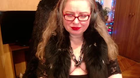 Snapshot of norma_gin chatting on 12-28-24, 06:18 miss Tress online show from 12-28-24, 06:18