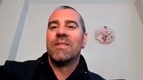 Snapshot of normalito42 chatting on 03-18-26, 01:47 NORMALITO online show from 03-18-26, 01:47