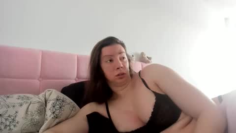 Emily snow online show from 12-15-25, 07:40