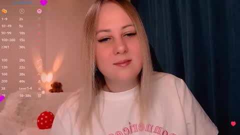 Snapshot of not_nakedcat chatting on 02-09-26, 06:12 hi glad to chat online show from 02-09-26, 06:12