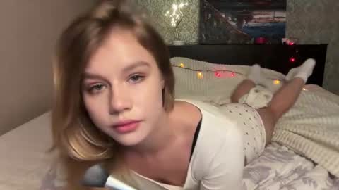 nothing_freya online show from 08-06-26, 09:39