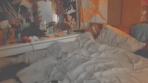 Lucy online show from 10-25-25, 02:08