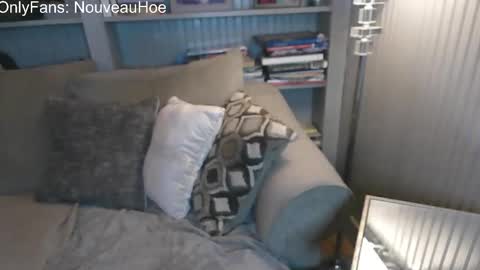 Nouveauho3 online show from 11-22-25, 05:06