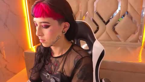 Snapshot of nova_kitty_tx chatting on 12-17-25, 08:15 Live 1500am 2100pm online show from 12-17-25, 08:15